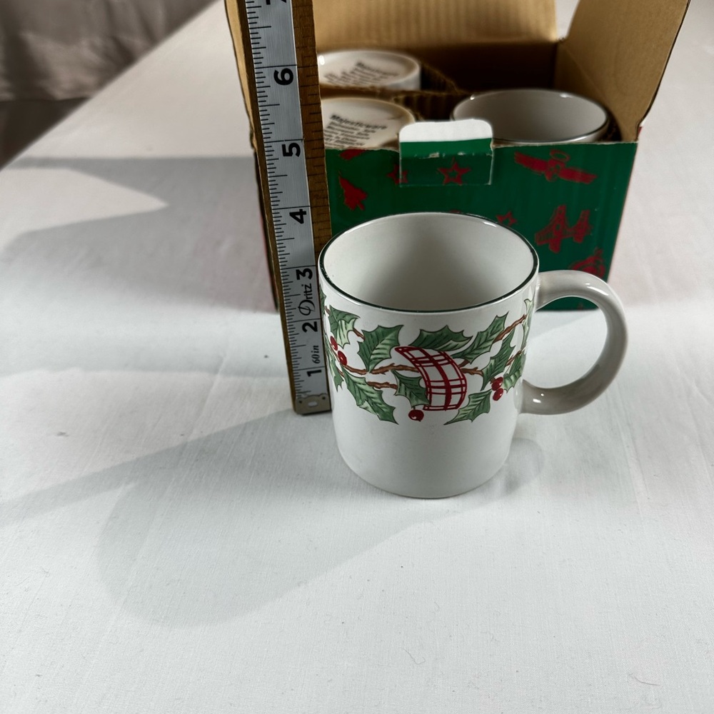 Holiday Ribbon Vintage Set of 4 Ceramic Christmas Mugs Dist.by Mervyn’s - Picture 13 of 16